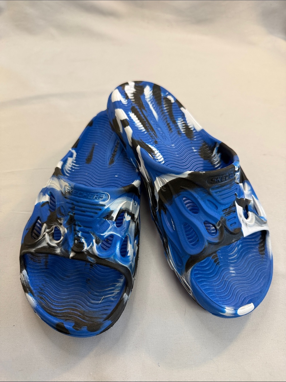 Skechers Blue Black White Swirl Slide Sandals